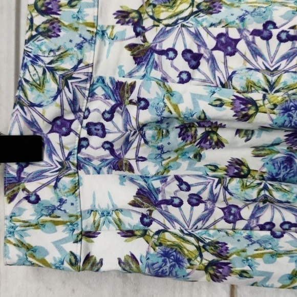 Talbots Floral Pleated Skirt Size 10P - Picture 3 of 10